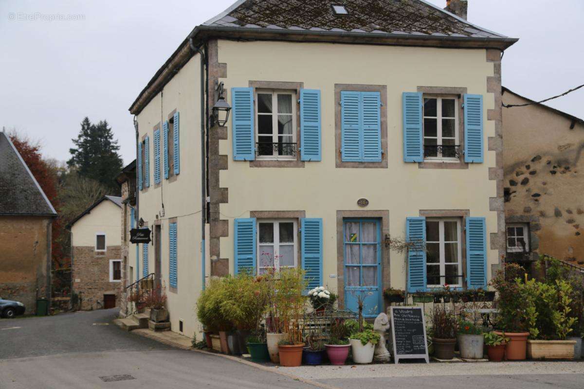 Maison à LAROCHEMILLAY