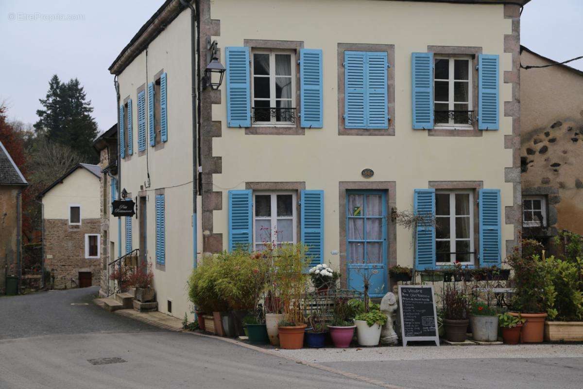 Maison à LAROCHEMILLAY