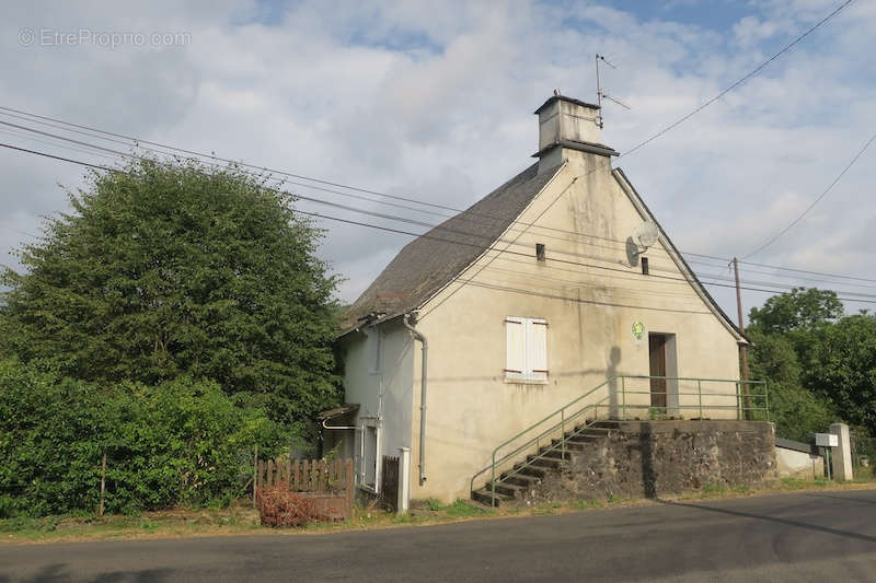 Maison à CHAMPS-SUR-TARENTAINE-MARCHAL