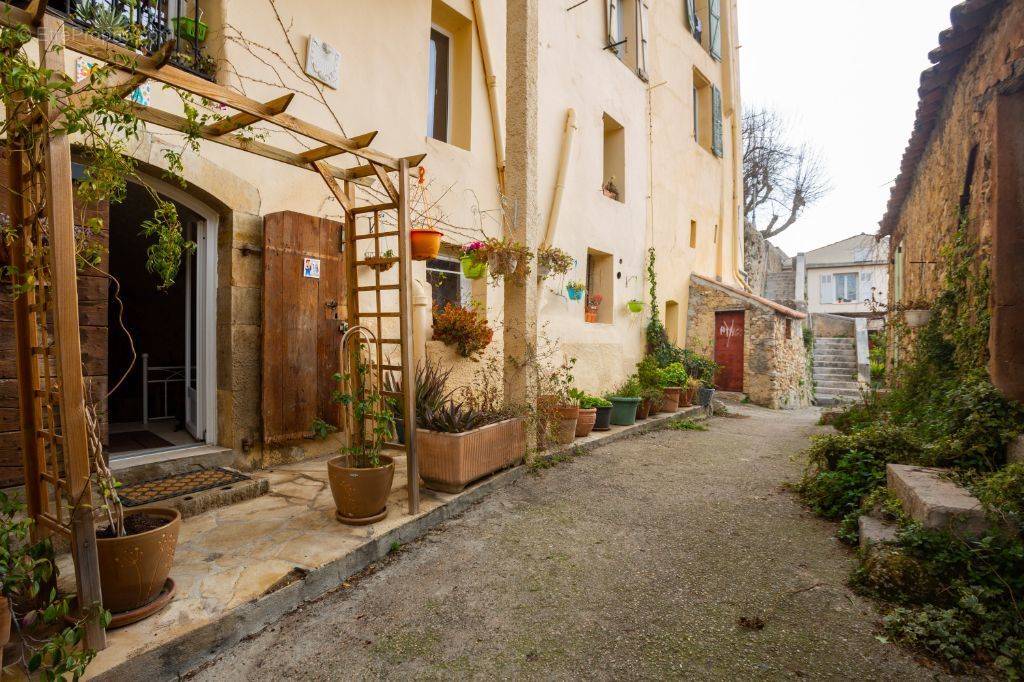 Appartement à FAYENCE