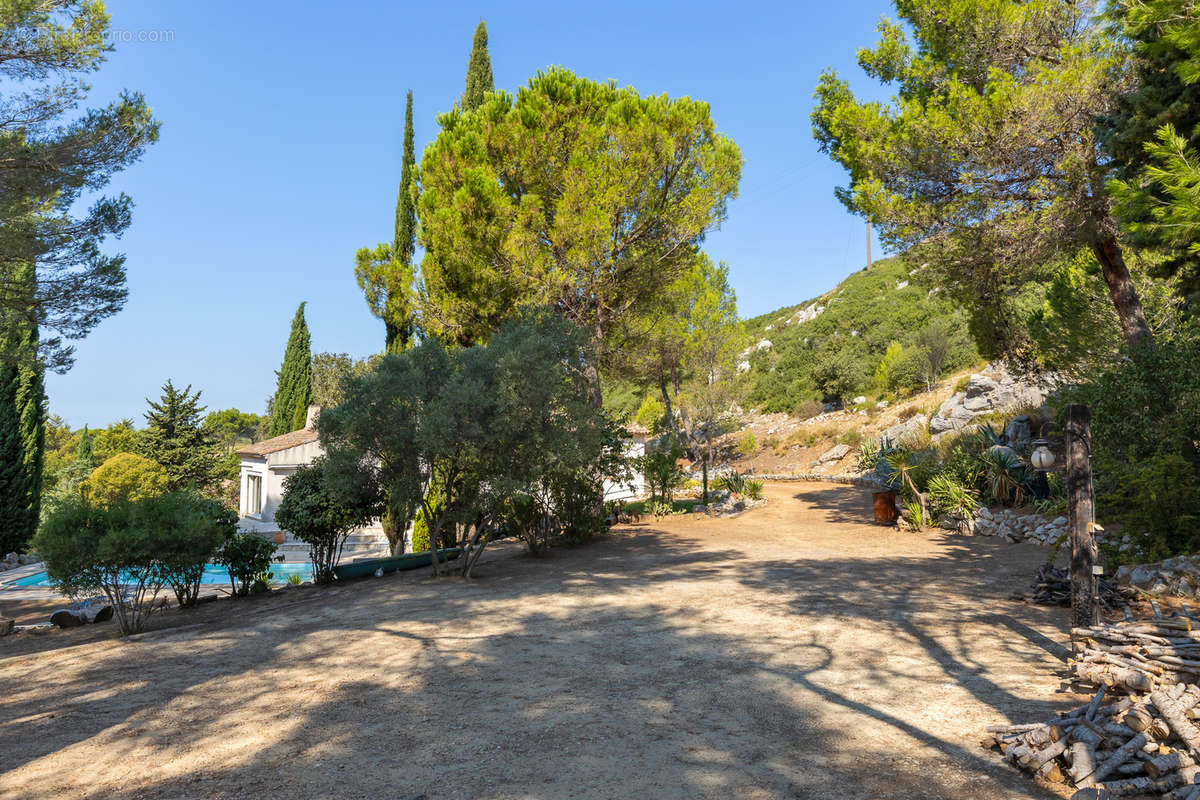 Maison à ENSUES-LA-REDONNE