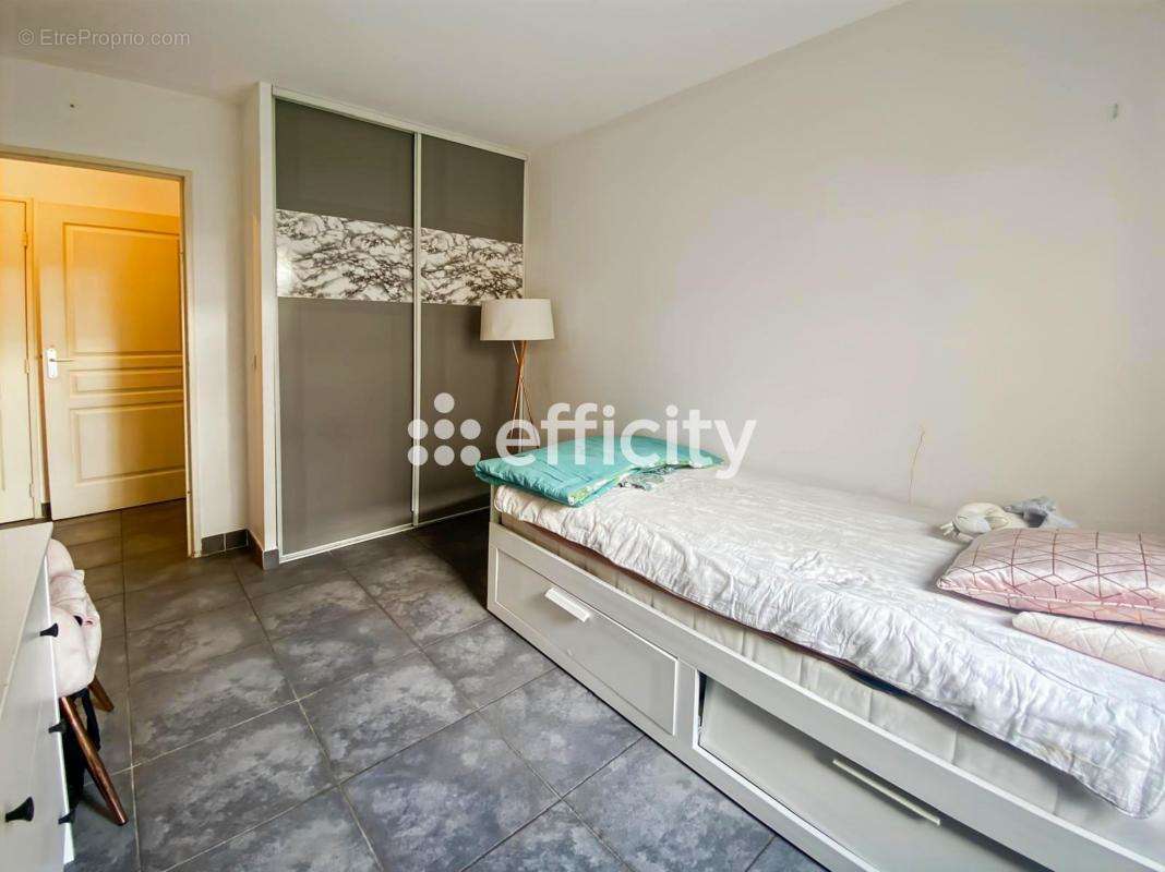 Appartement à MARSEILLE-11E