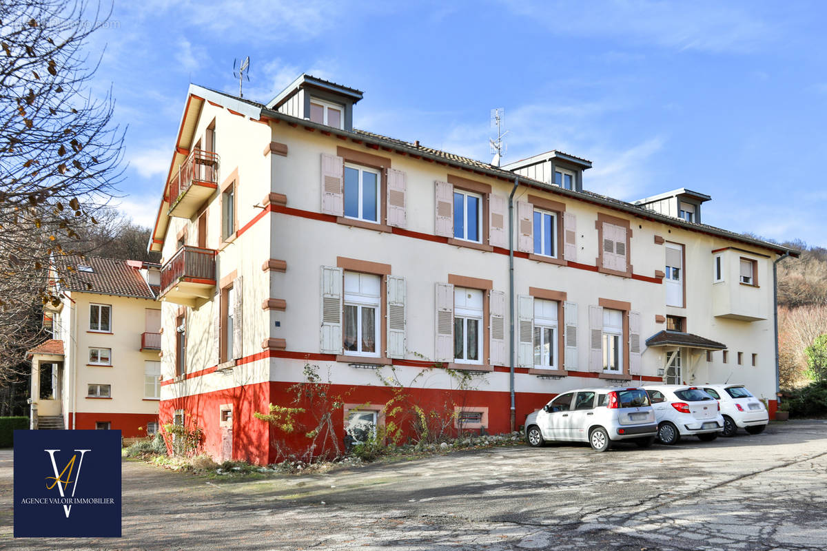 Appartement à ROUGEMONT-LE-CHATEAU