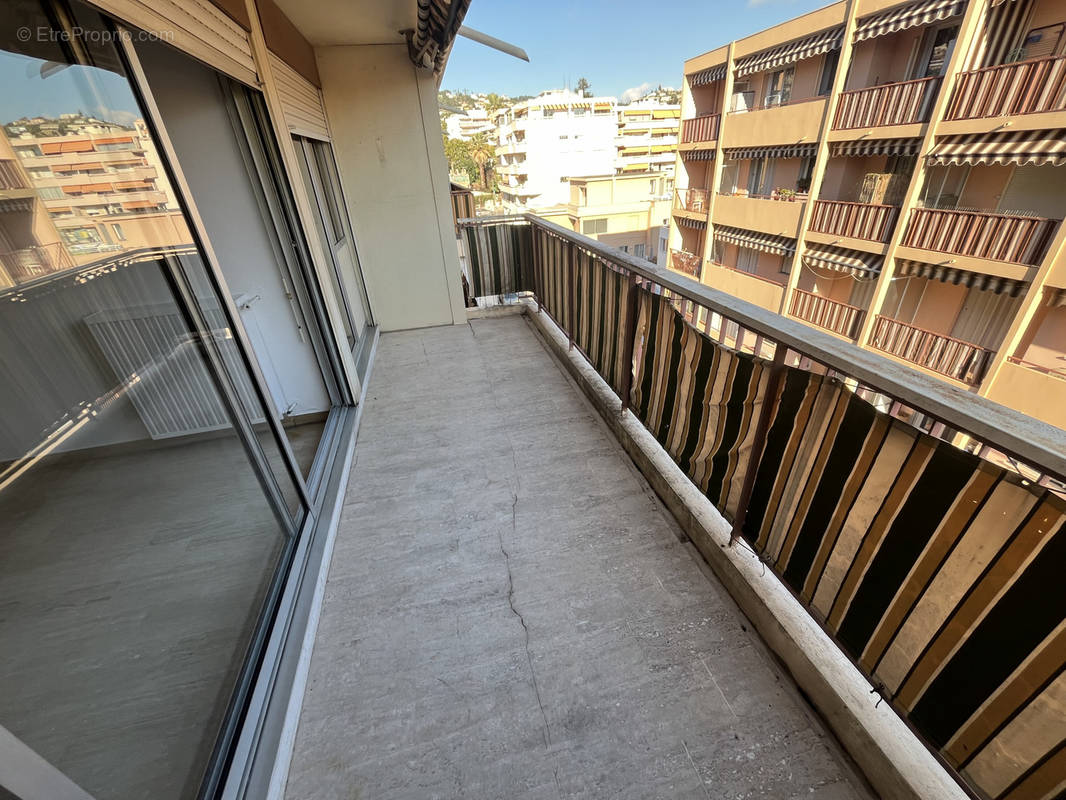 Appartement à VALLAURIS