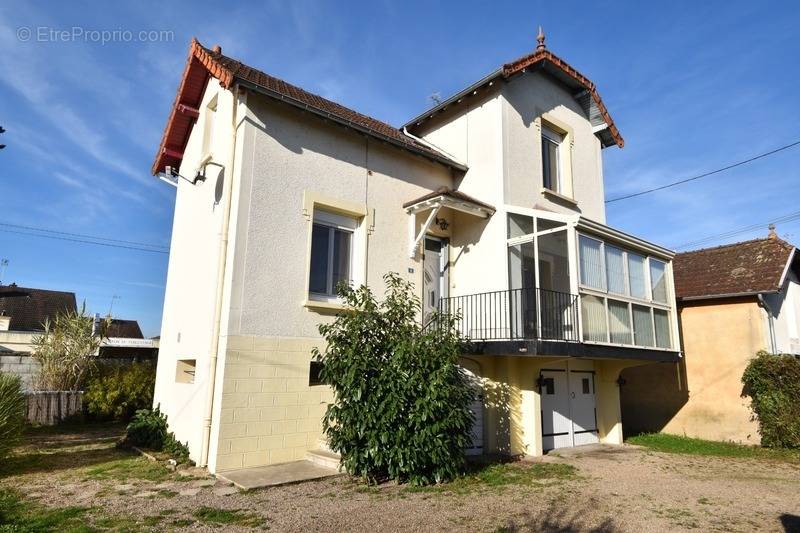 Maison à GUEUGNON