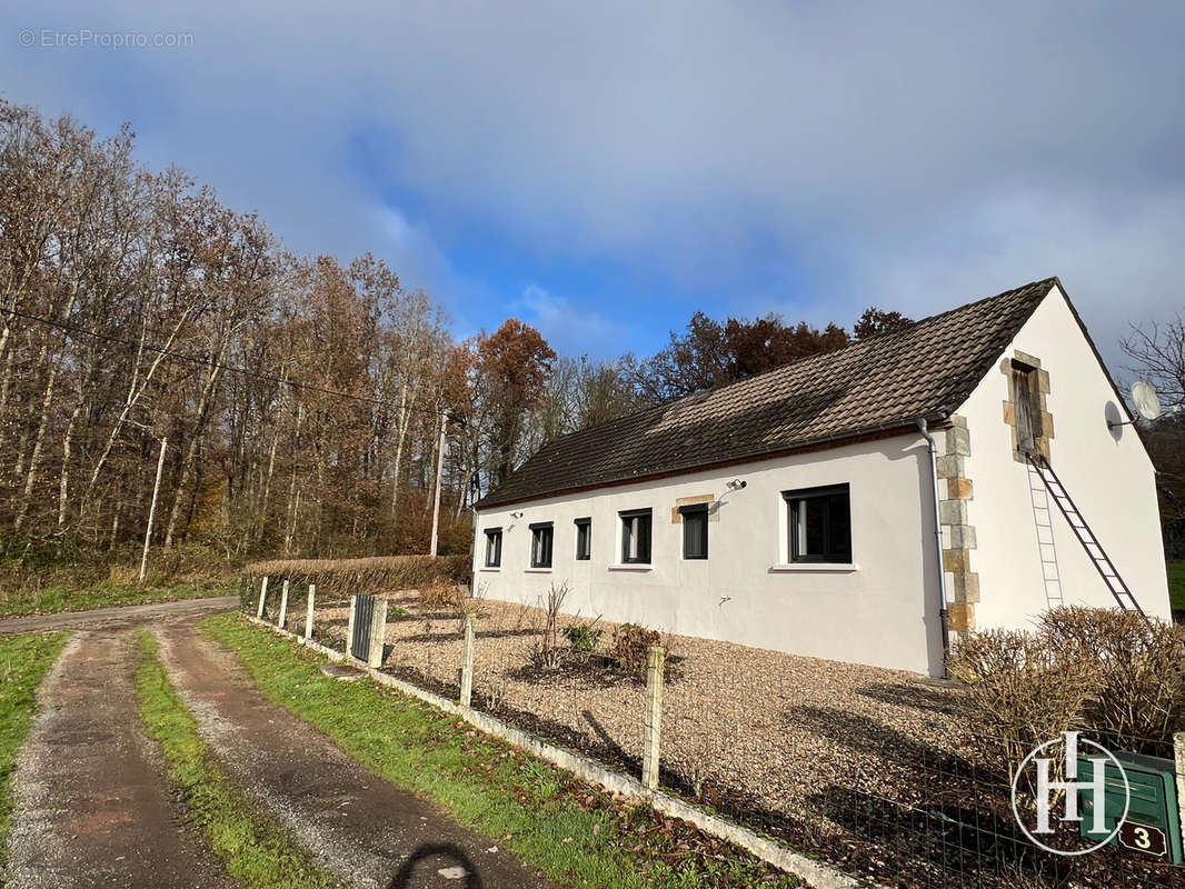 Maison à CERILLY