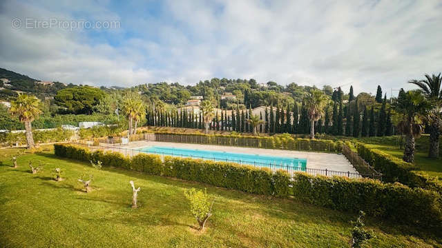 Appartement à BORMES-LES-MIMOSAS