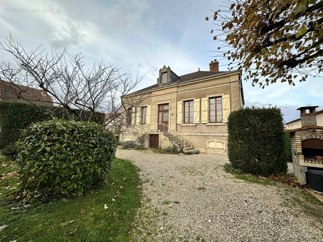 Maison à GENLIS