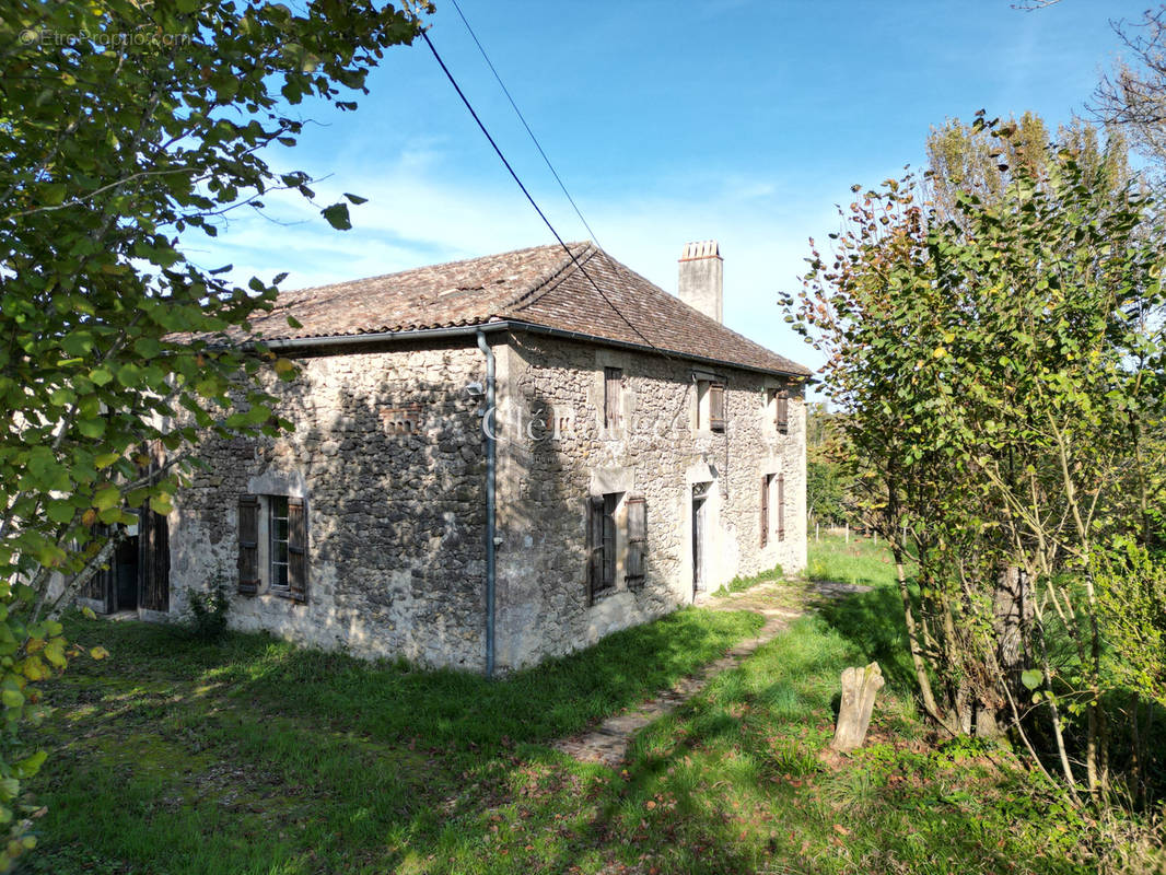 Maison à MONSEGUR