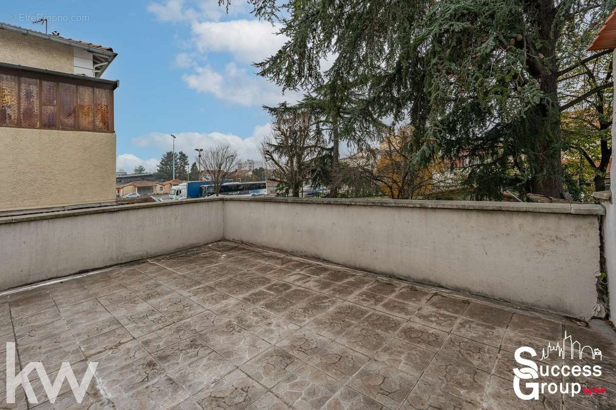 Appartement à LYON-8E