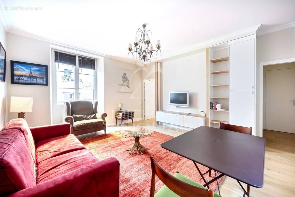 Appartement à PARIS-7E