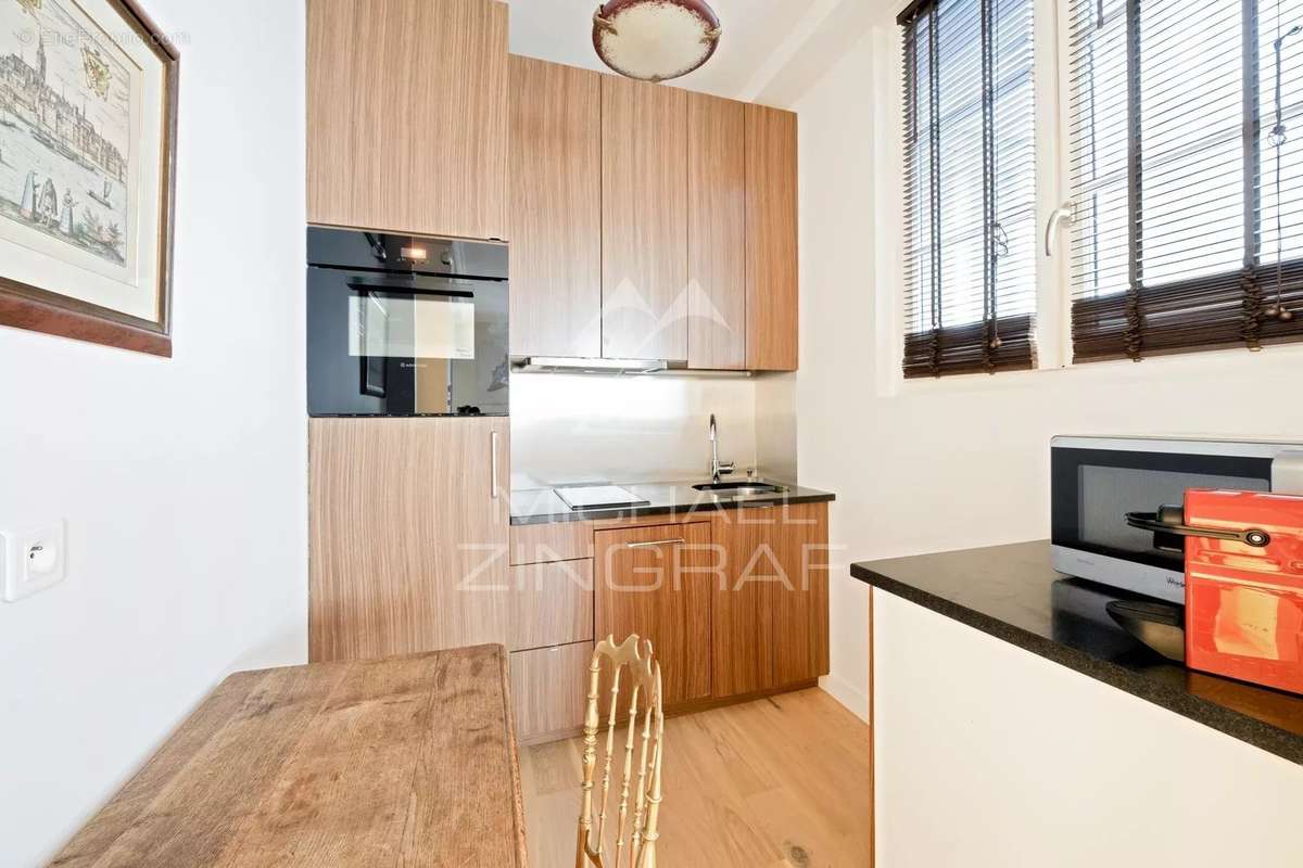 Appartement à PARIS-7E