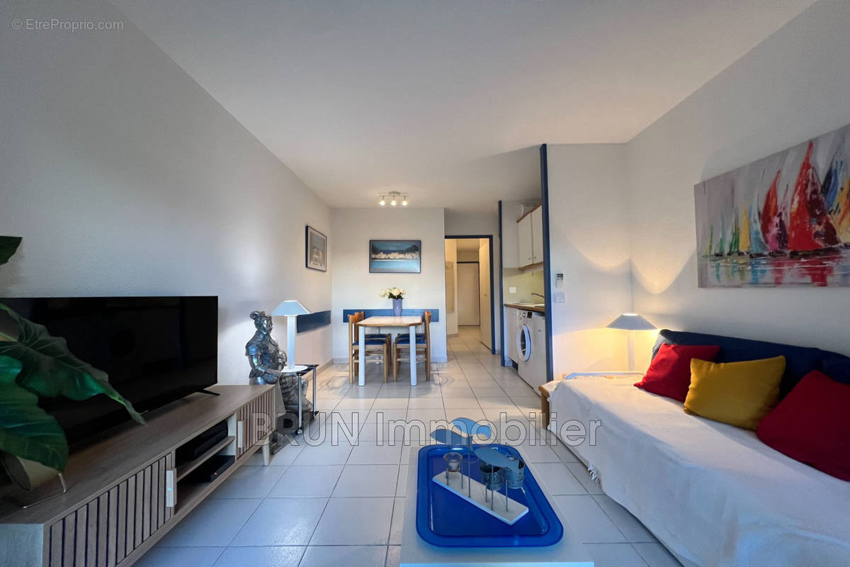 Appartement à VILLENEUVE-LOUBET