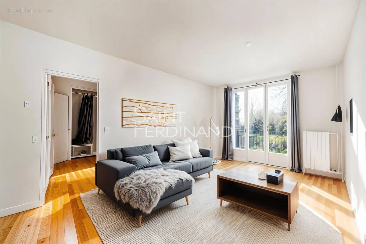 Appartement à NEUILLY-SUR-SEINE