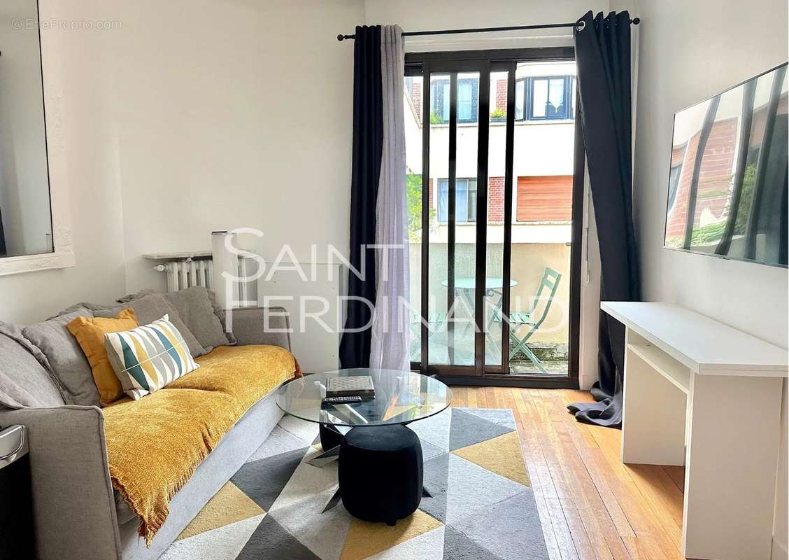 Appartement à NEUILLY-SUR-SEINE