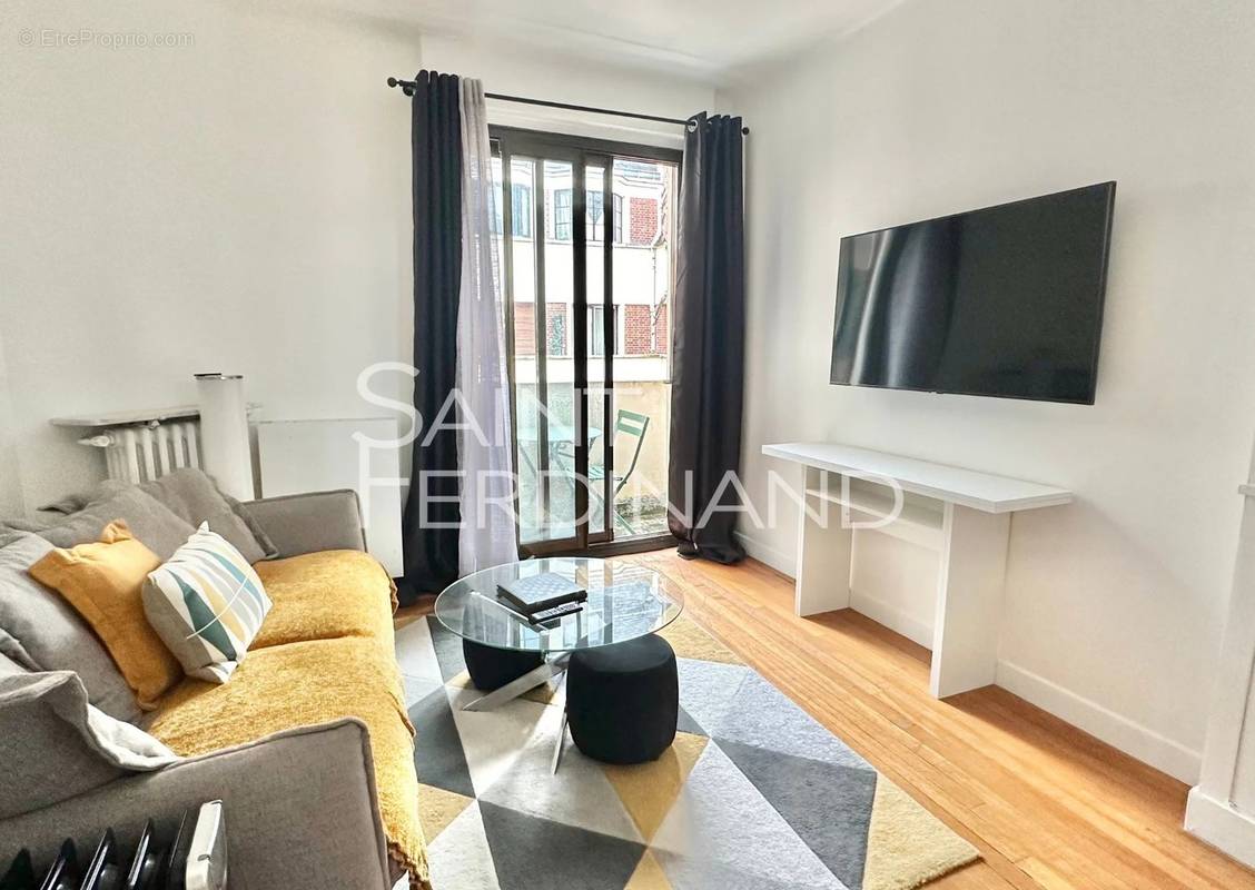 Appartement à NEUILLY-SUR-SEINE