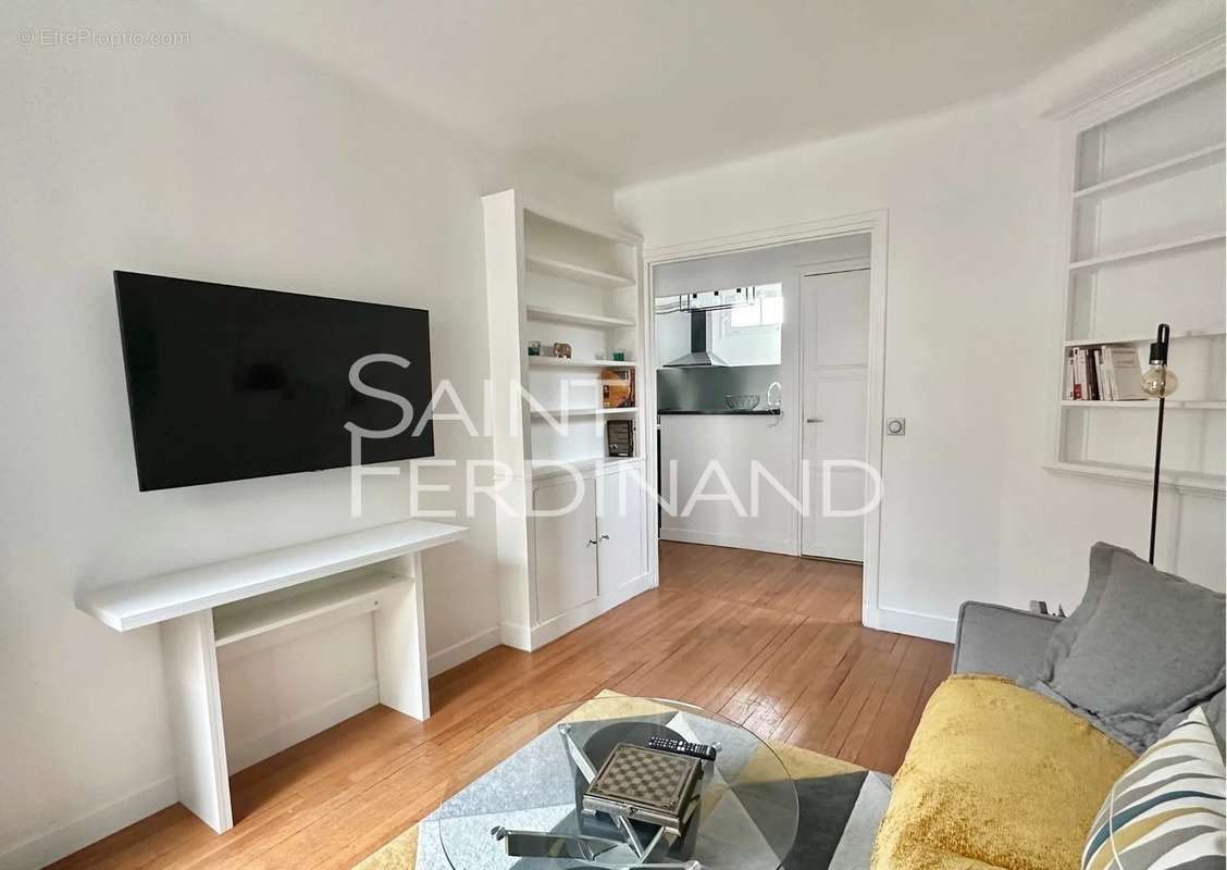 Appartement à NEUILLY-SUR-SEINE