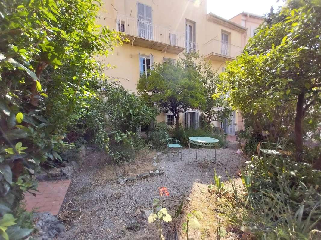 Appartement à MENTON