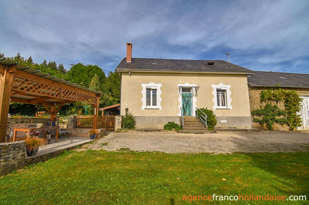 Maison à LA CROISILLE-SUR-BRIANCE