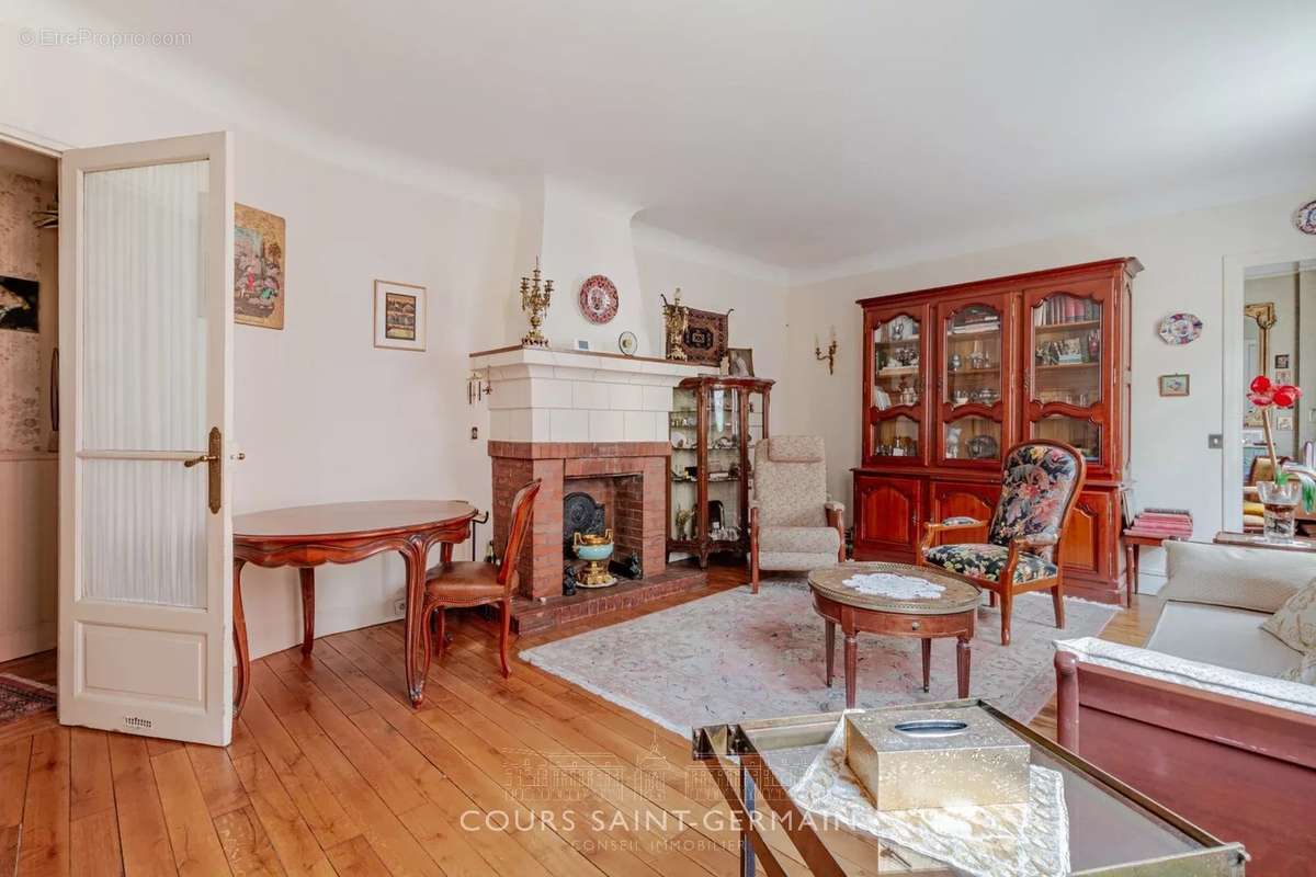 Appartement à PARIS-14E