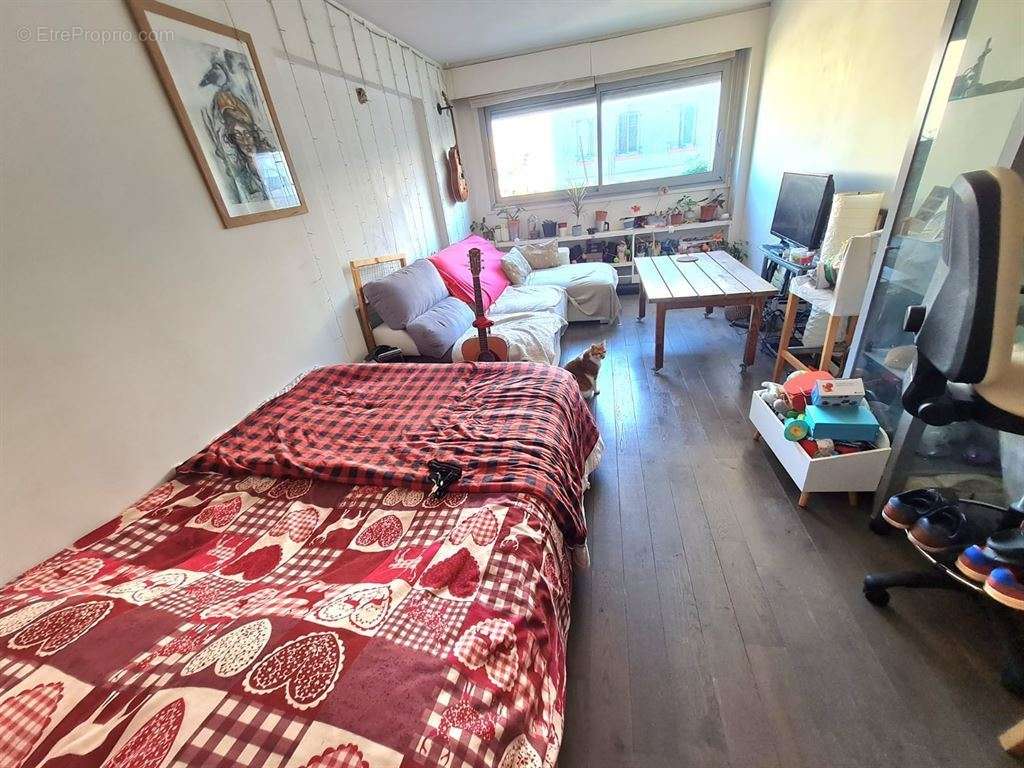 Appartement à PARIS-10E