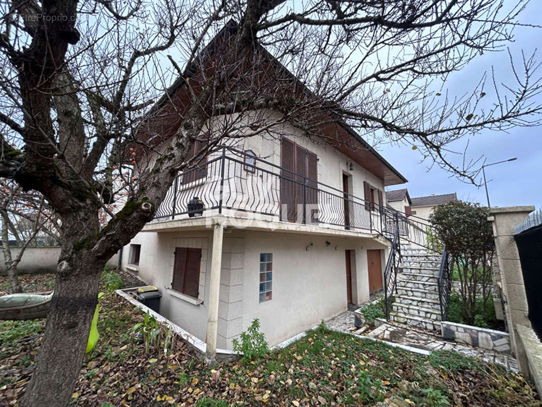 Maison à LES PAVILLONS-SOUS-BOIS