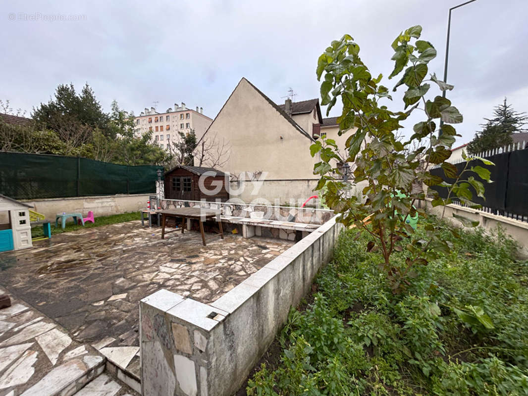 Maison à LES PAVILLONS-SOUS-BOIS