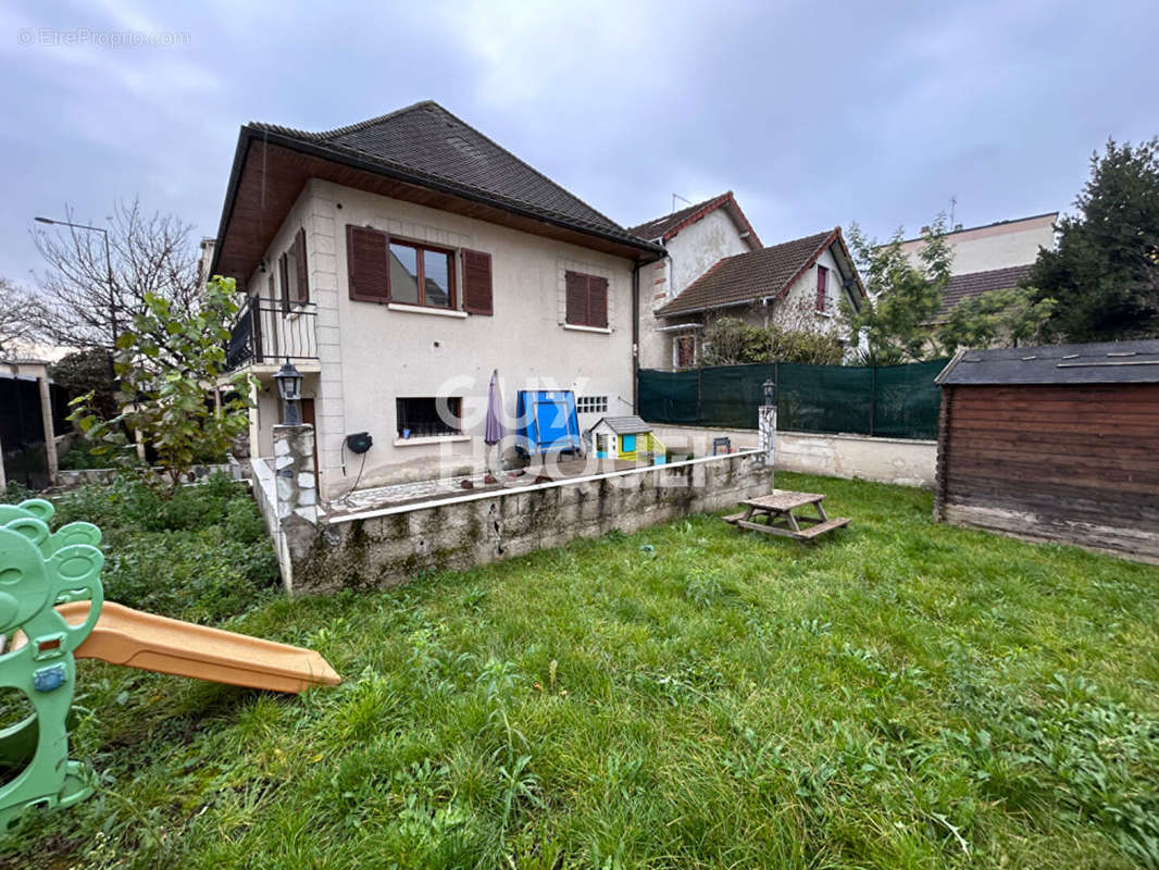 Maison à LES PAVILLONS-SOUS-BOIS