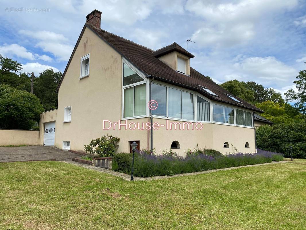 Maison à TOUCY