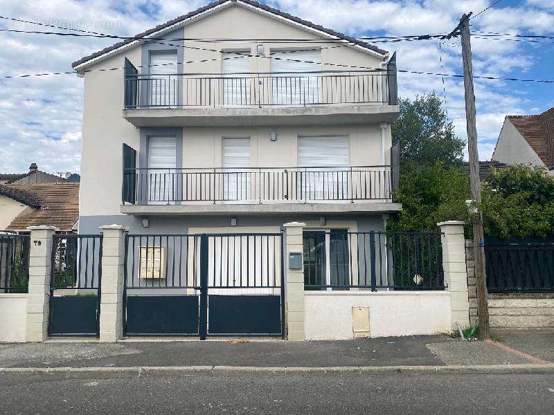 Appartement à CLICHY-SOUS-BOIS