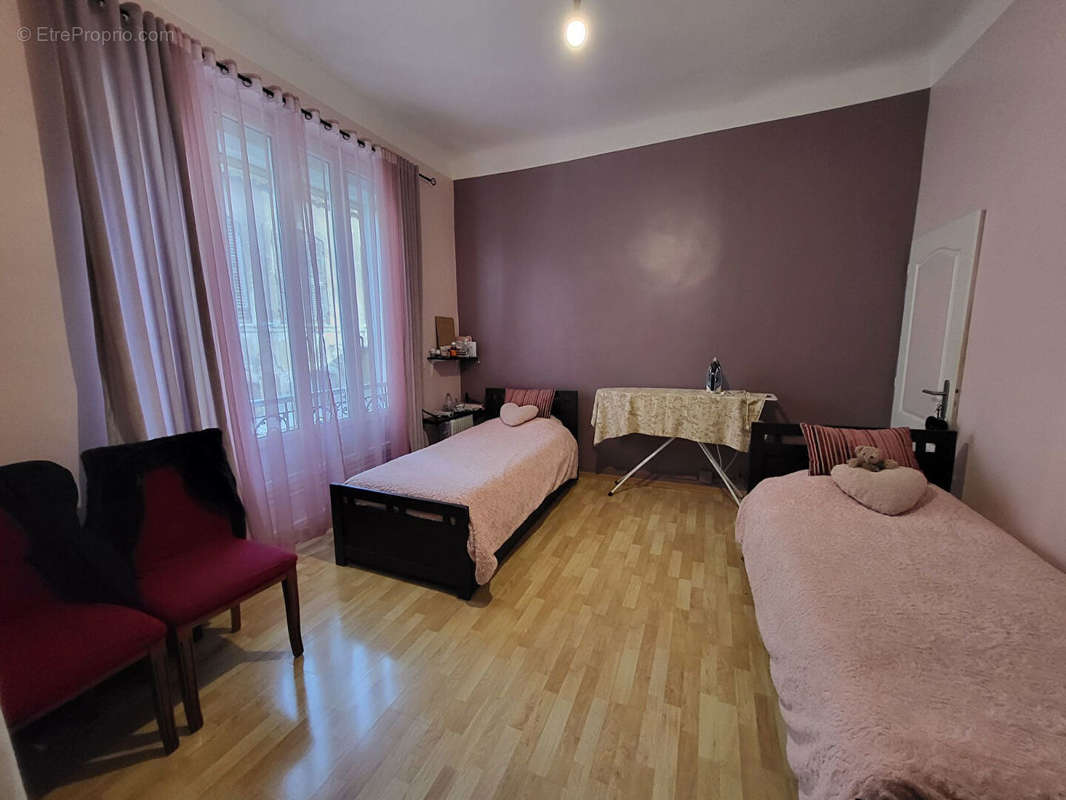 Appartement à MARSEILLE-1E