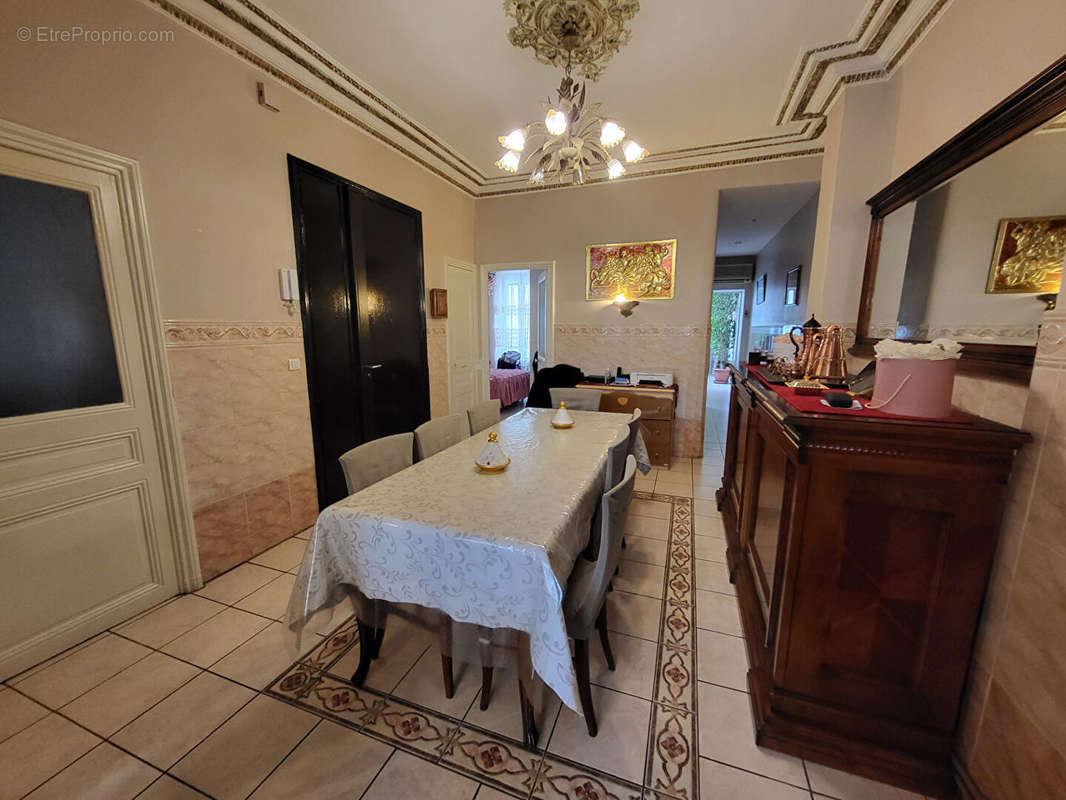 Appartement à MARSEILLE-1E