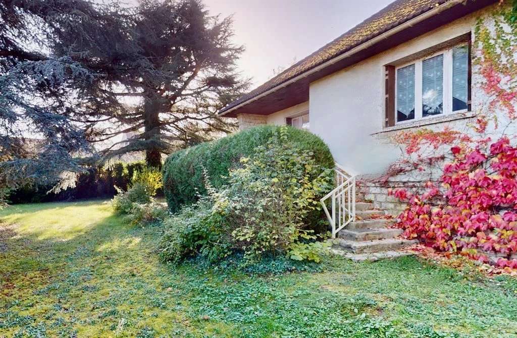 Maison à CLAIREFONTAINE-EN-YVELINES