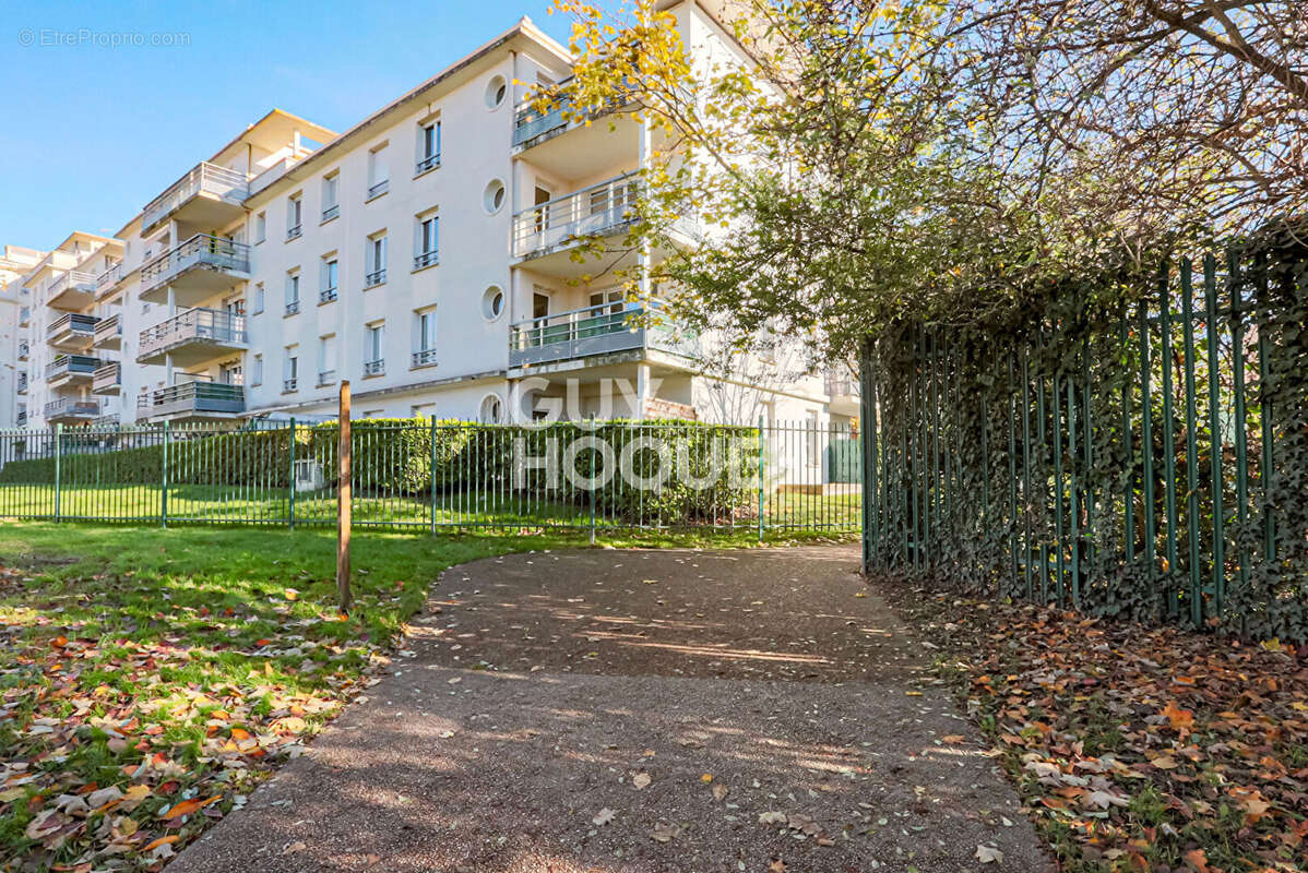 Appartement à EPINAY-SUR-SEINE