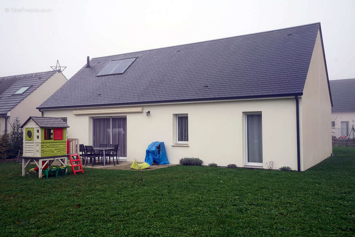 Maison à LOURY