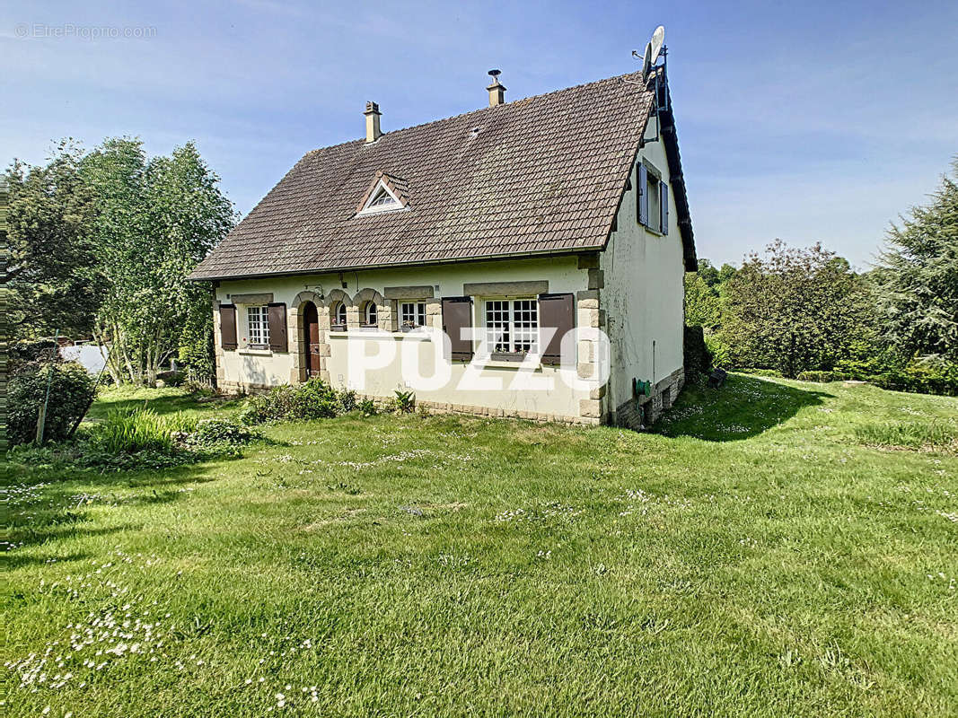 Maison à SAINT-HILAIRE-DU-HARCOUET