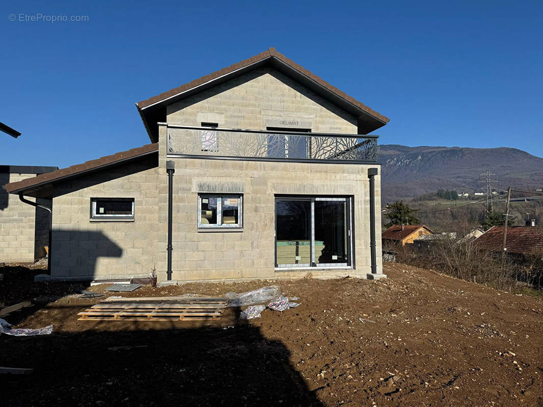 Maison à BELLEGARDE-SUR-VALSERINE