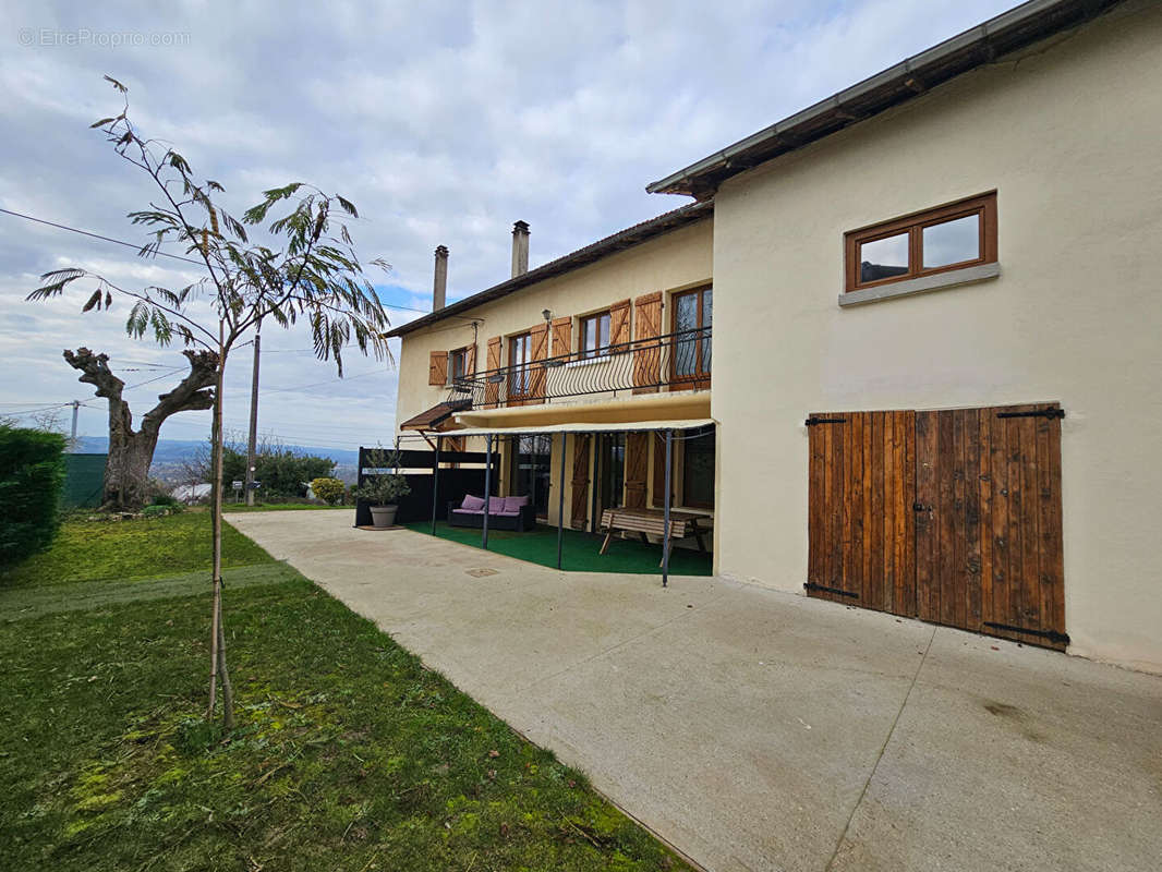 Maison à SAINT-GENIX-SUR-GUIERS