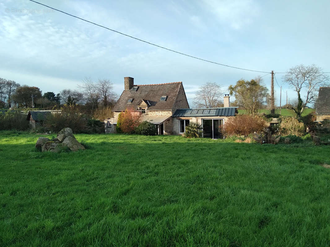 Maison à COMBOURG