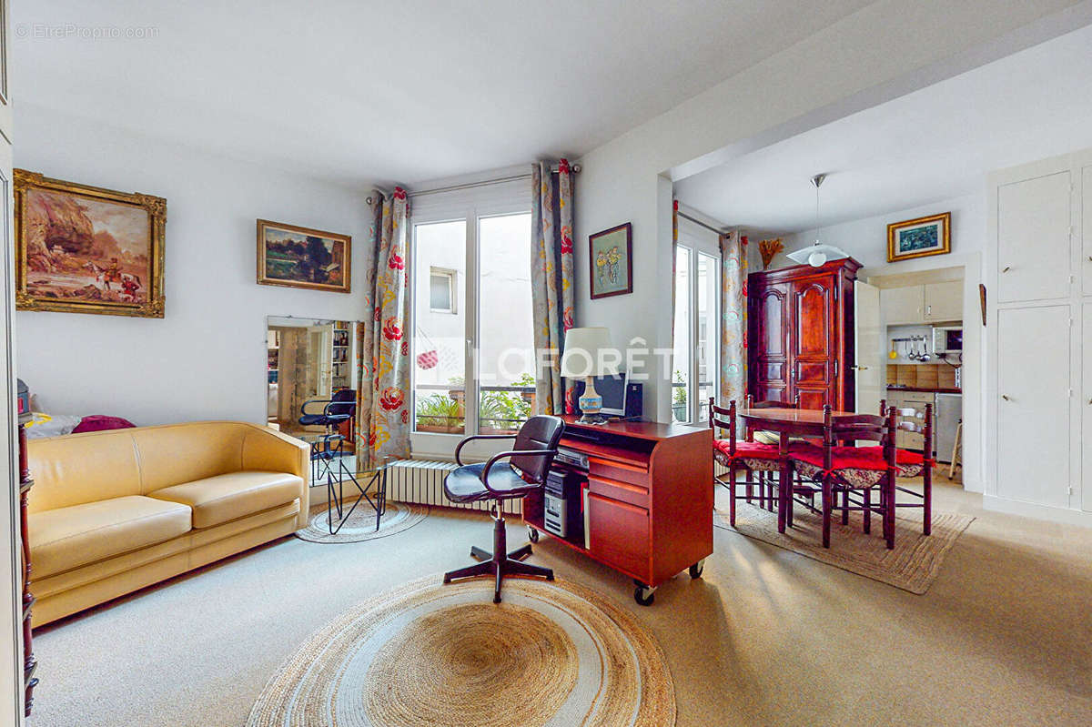 Appartement à PARIS-17E