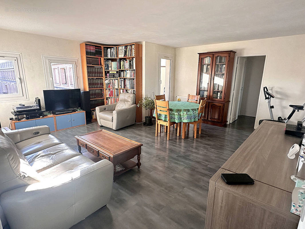 Appartement à MONTIGNY-LE-BRETONNEUX