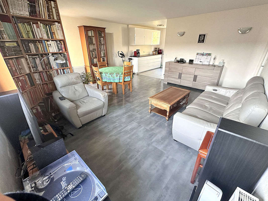 Appartement à MONTIGNY-LE-BRETONNEUX