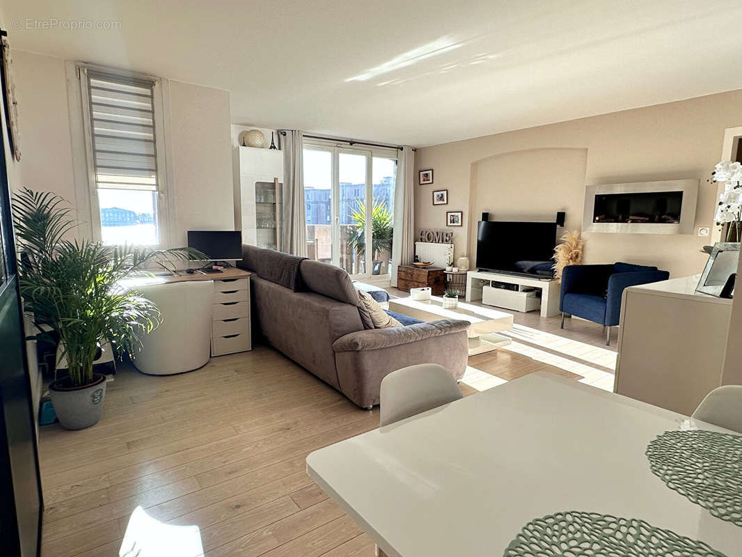 Appartement à MONTIGNY-LE-BRETONNEUX