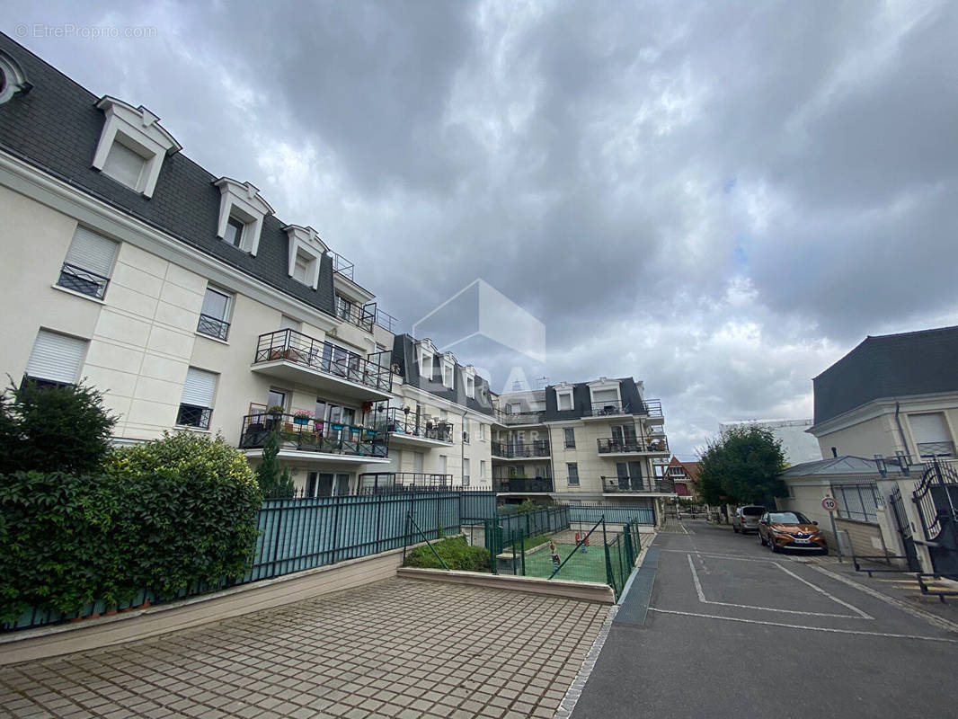 Appartement à SARTROUVILLE