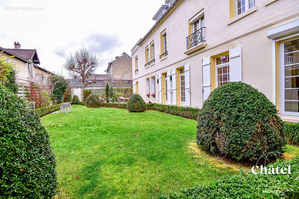 Maison à CHANTILLY