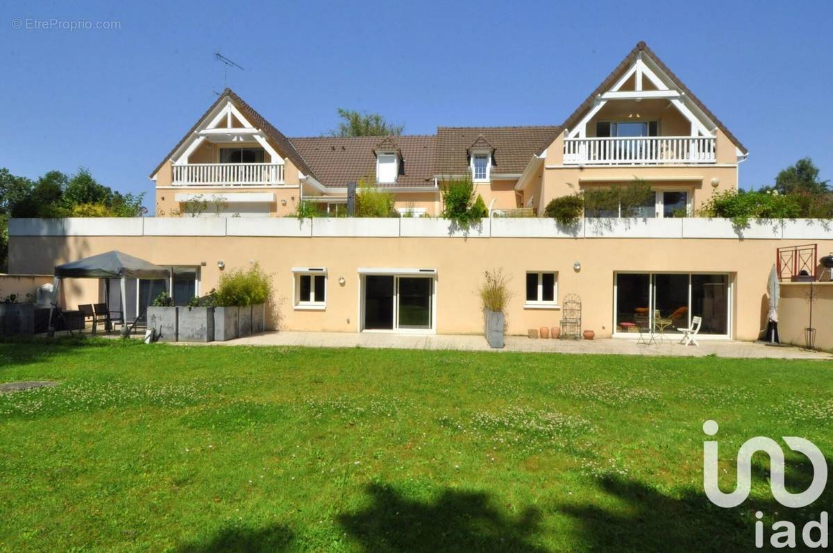 Photo 1 - Appartement à SAINT-ARNOULT-EN-YVELINES