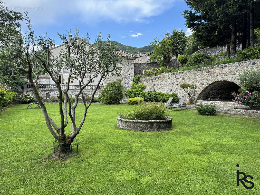 Maison à BURZET