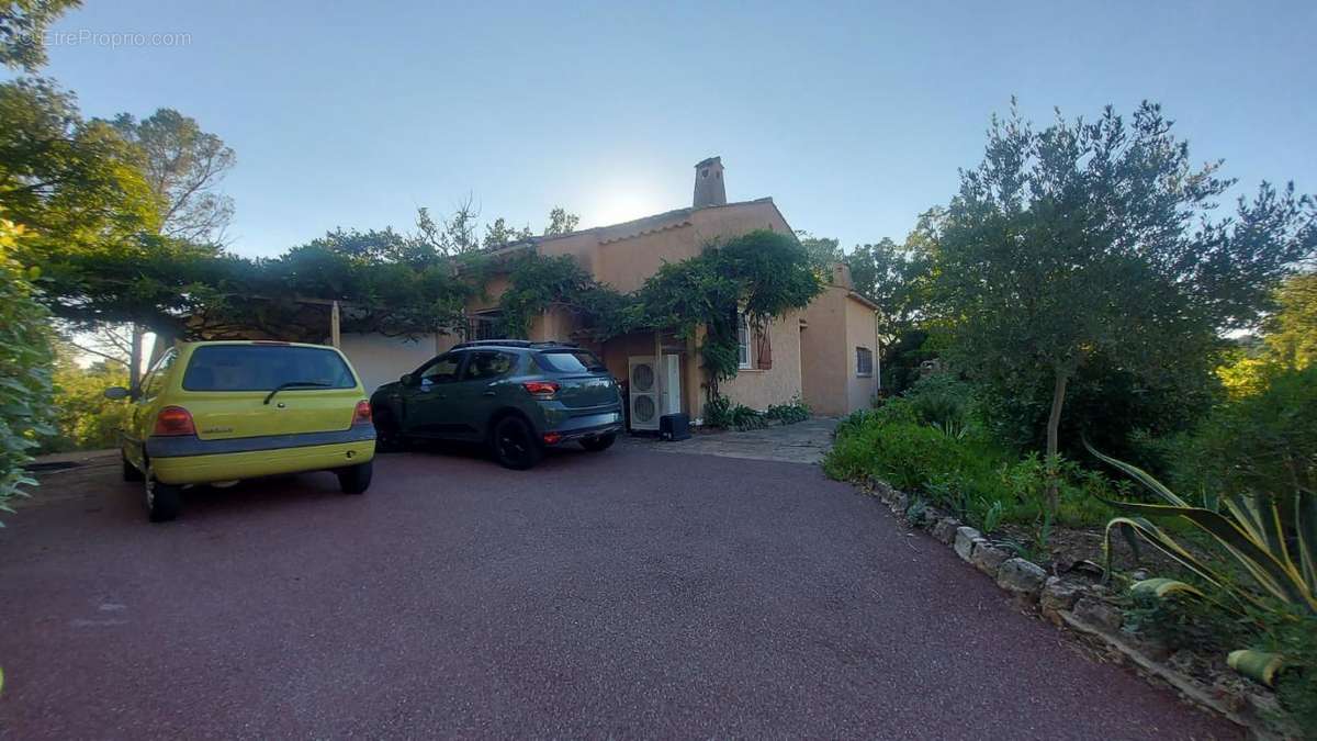 Maison à FREJUS