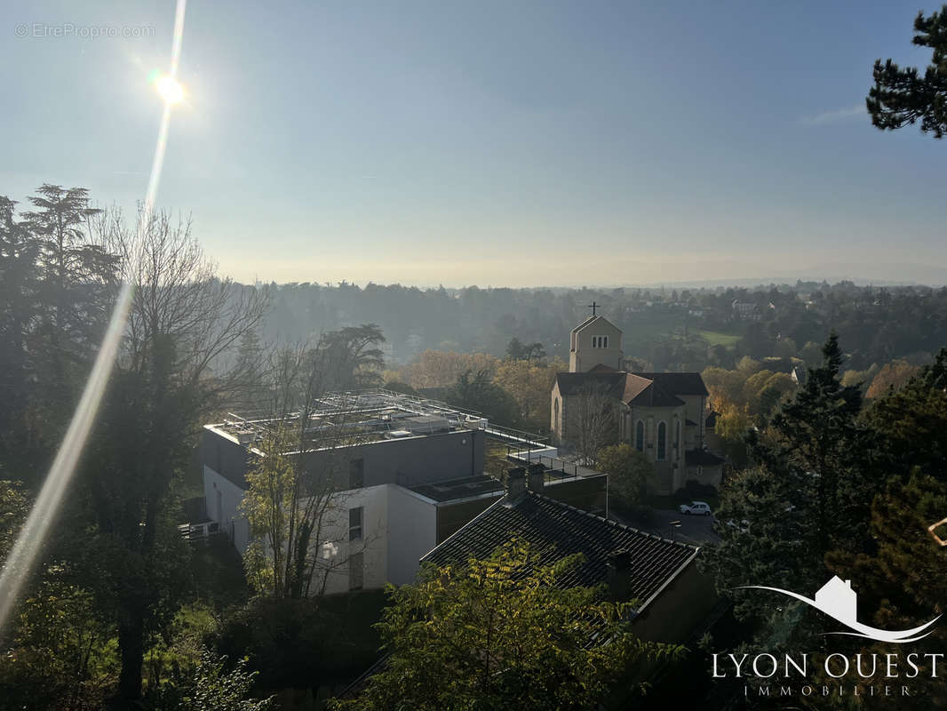 Appartement à CHARBONNIERES-LES-BAINS