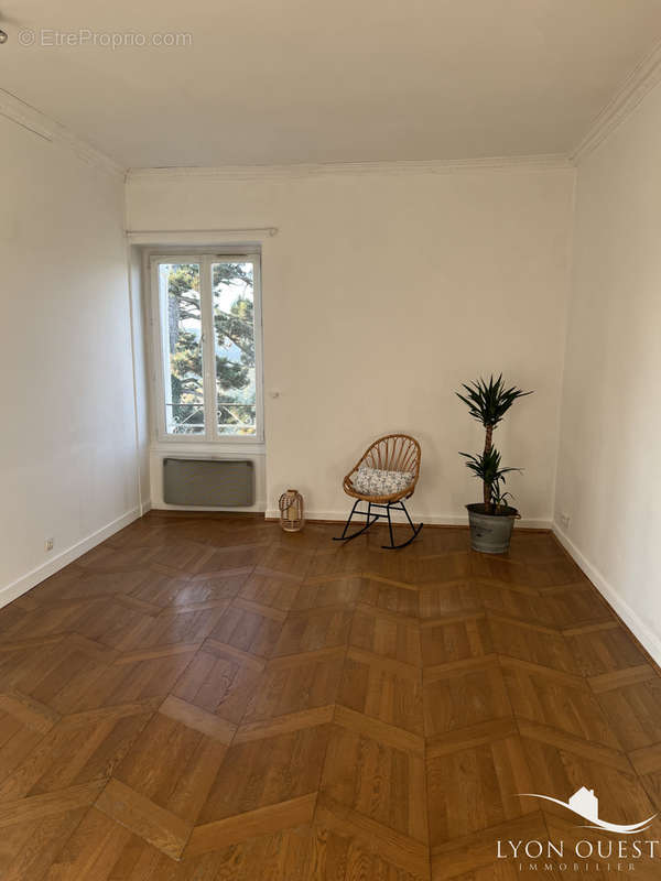 Appartement à CHARBONNIERES-LES-BAINS